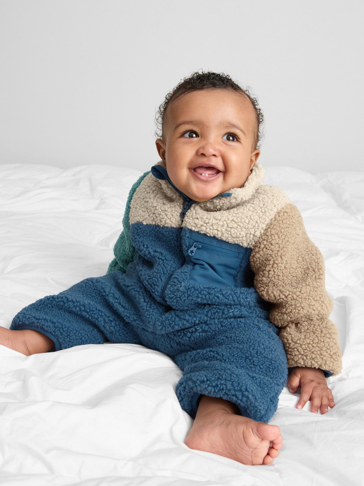 Color-Blocked Fleece Onesie for Cozy Days Color-Blocked Fleece Onesie for Cozy Days — Baby Outfits 2027