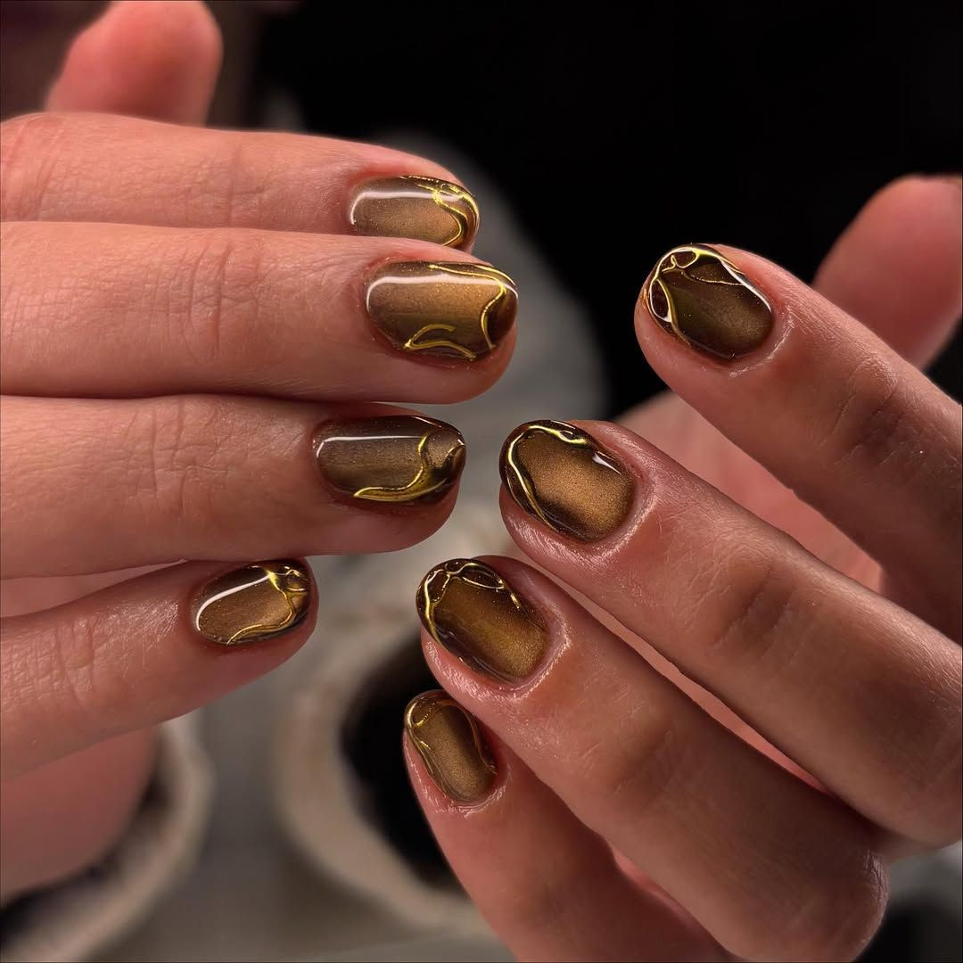 Cat-Eye Glossy Visual Idea Cat-Eye Glossy Visual Idea — Gold Nails 2027