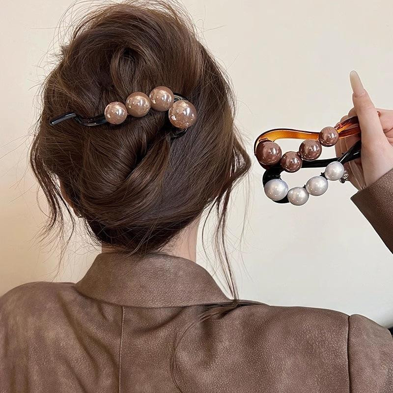 Visual Idea — Close-Up Take — Claw Clip Bun 2027