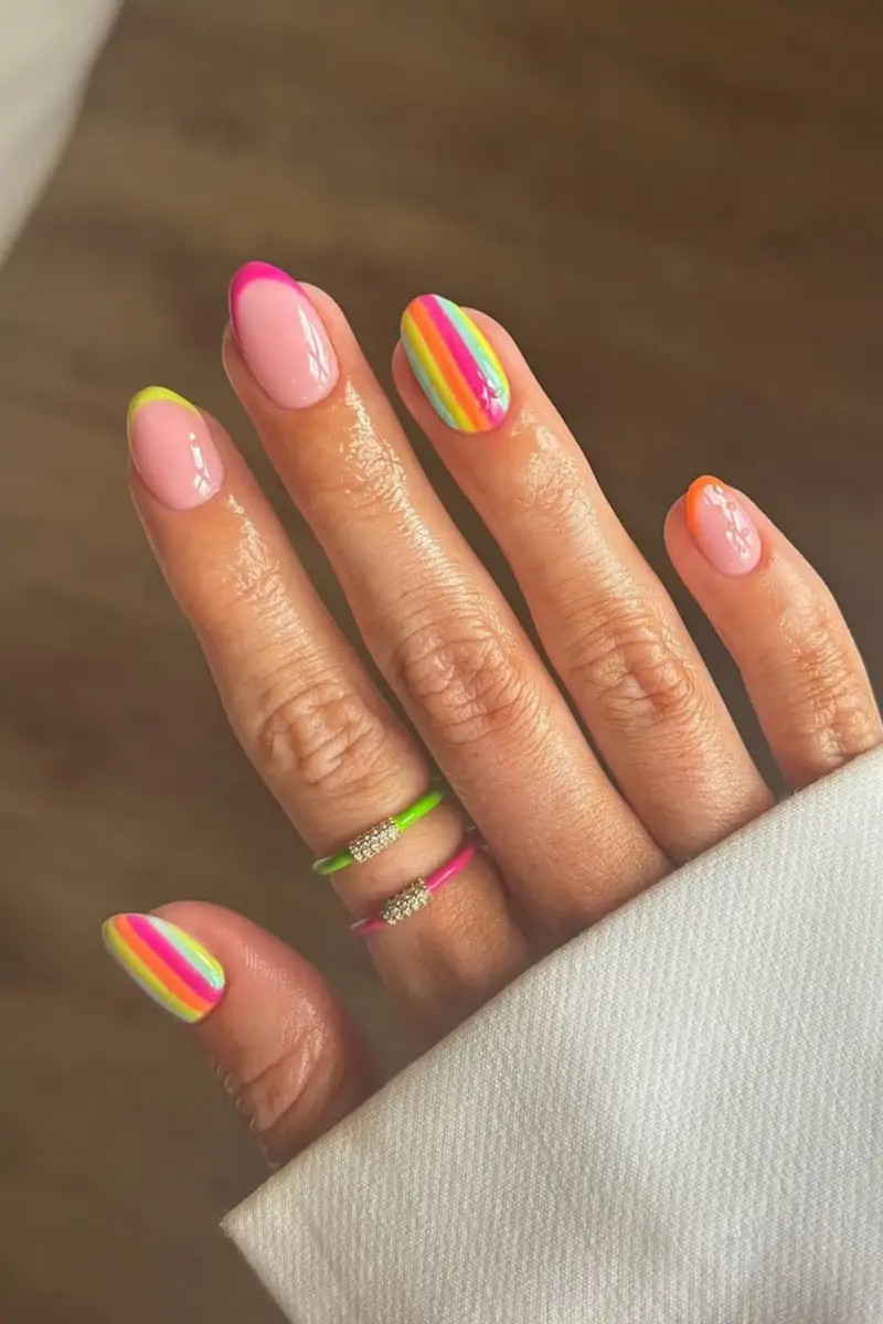 One Hand Close-Up Visual Idea One Hand Close-Up Visual Idea — Summer French Tip Nails 2027