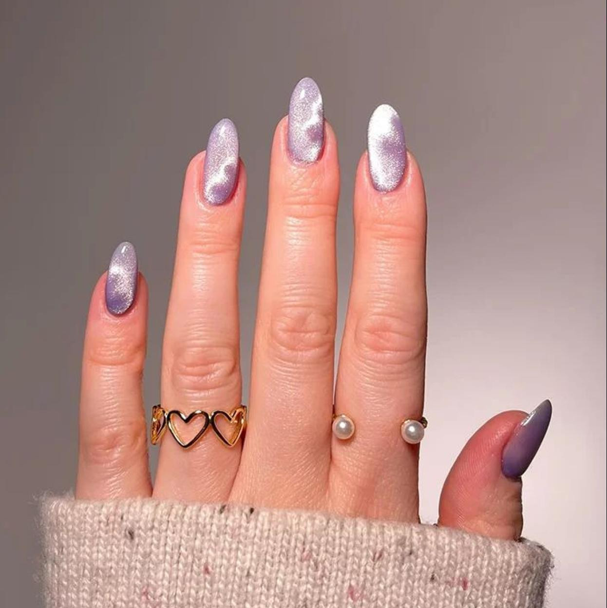 Pale Lavender Cat-Eye Short Almond Nails Pale Lavender Cat-Eye Short Almond Nails — Frosted Nails 2027