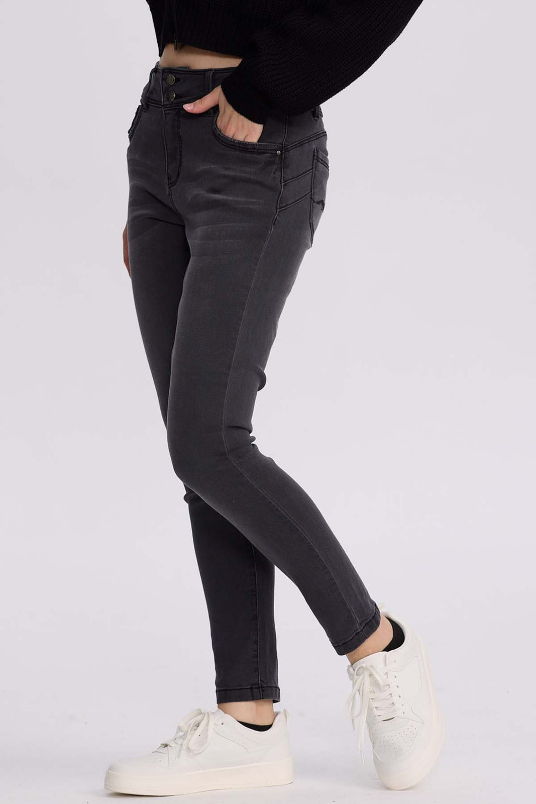 Black Skinny Jeans with Black Sweater and White Sneakers — Scene Skinny Jeans Outfits 2027