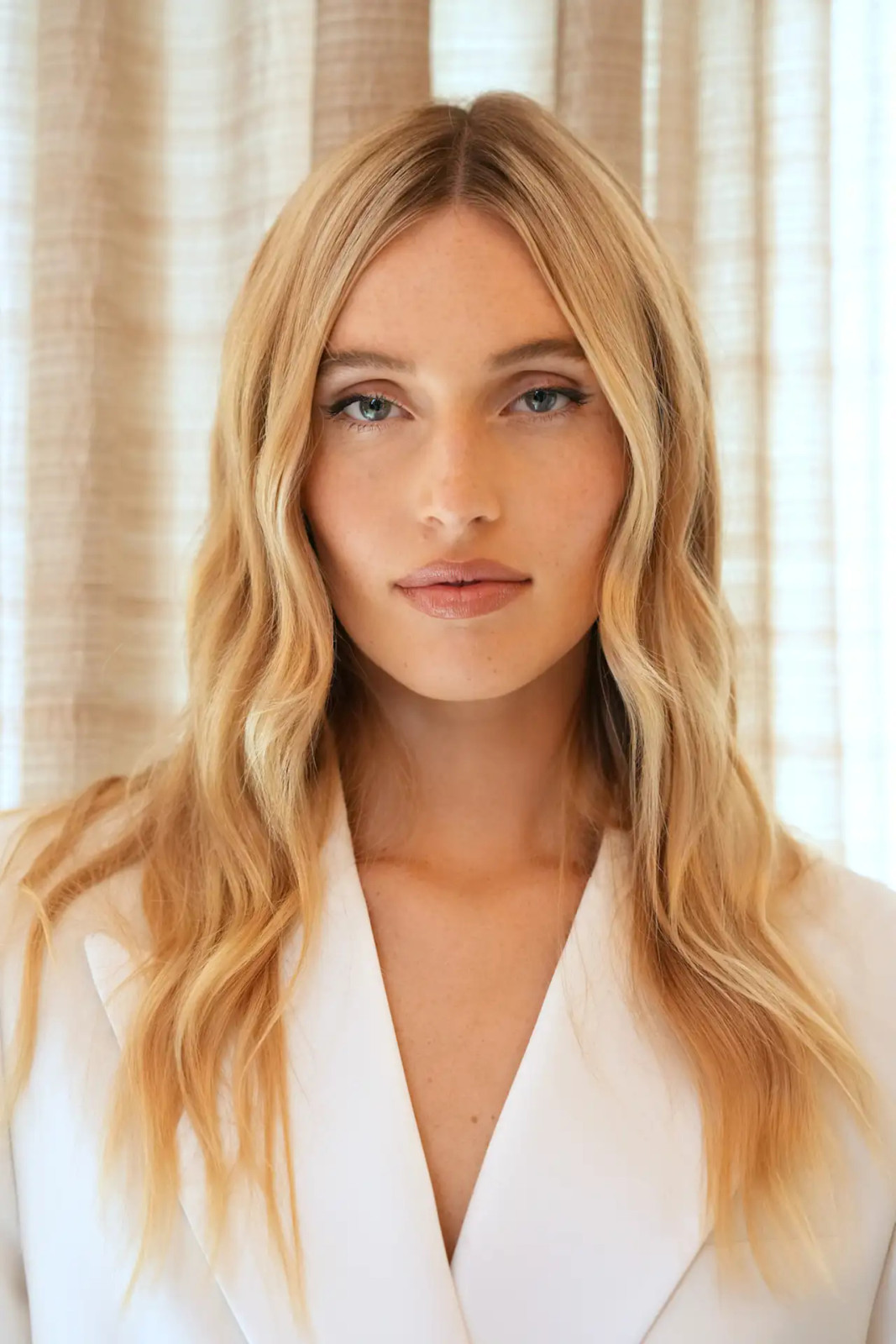 Platinum Blonde Visual Idea Platinum Blonde Visual Idea — Blonde Hair Trends 2027