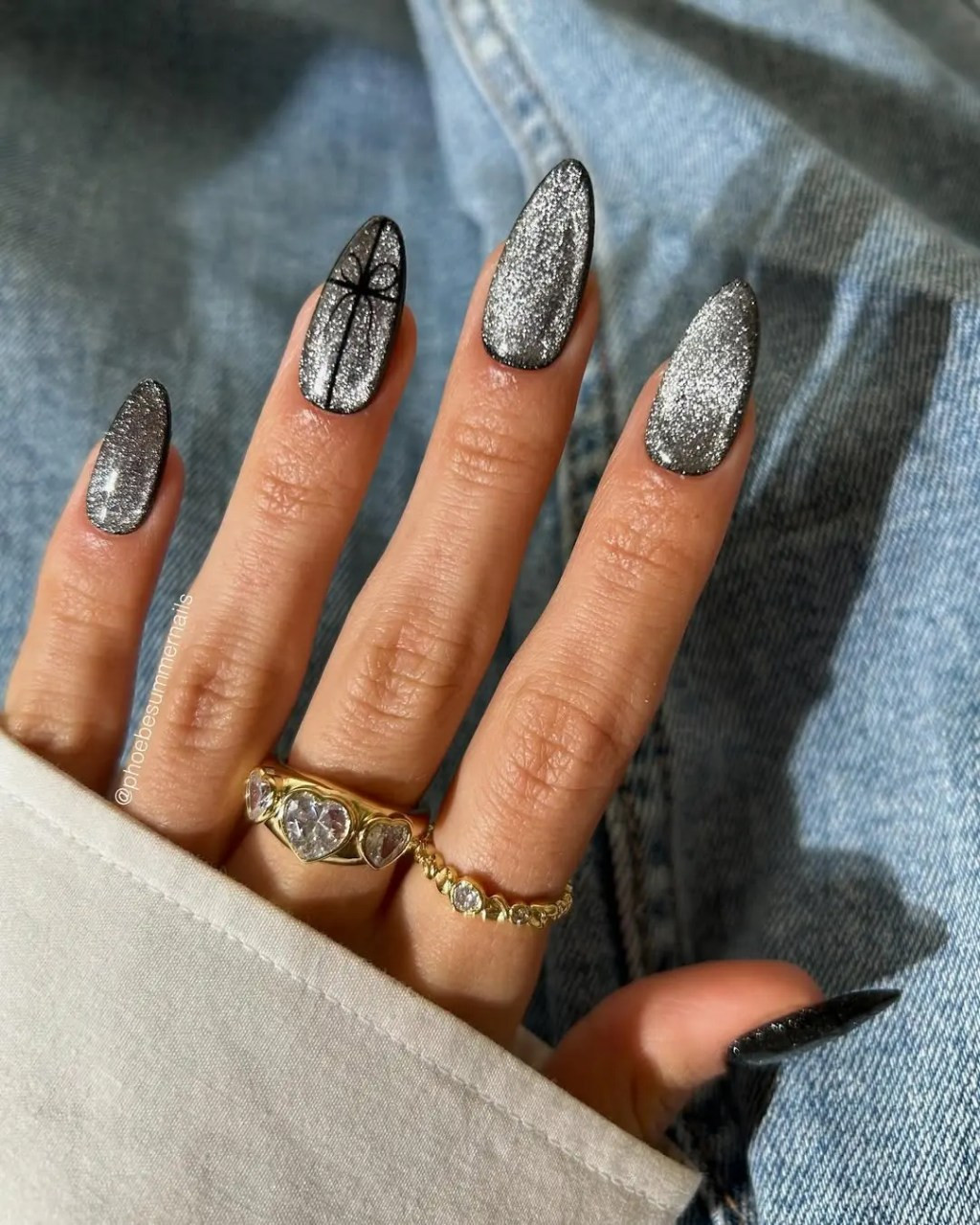 Winter Holiday Visual Idea Winter Holiday Visual Idea — Winter Glitter Nails 2027