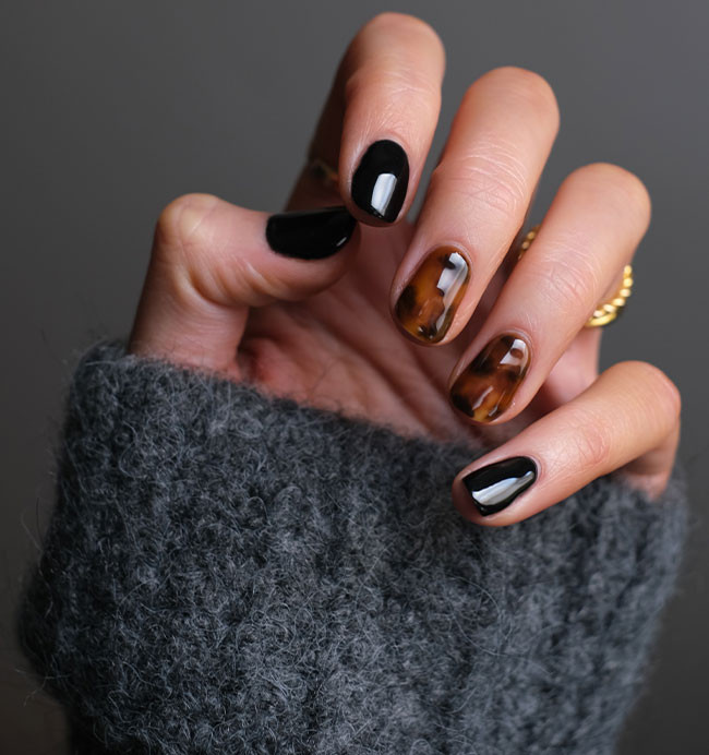 Tortoiseshell Pattern On Accent Nails Visual Idea Tortoiseshell Pattern On Accent Nails Visual Idea — Nail Extensions 2027