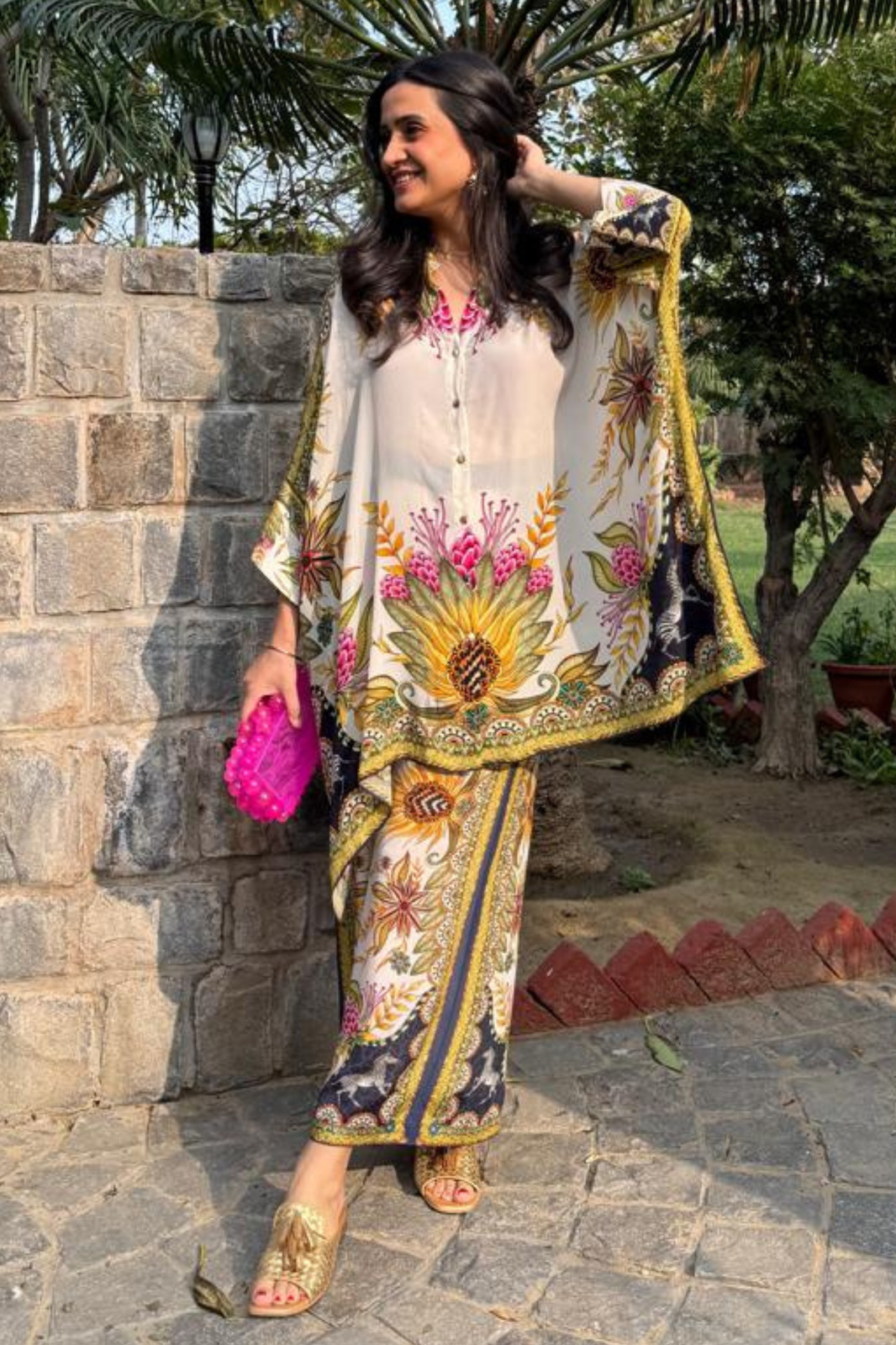 Cream Co-ord Set with Floral Print and Pink Clutch Cream Co-ord Set with Floral Print and Pink Clutch — Savannah Outfits 2027
