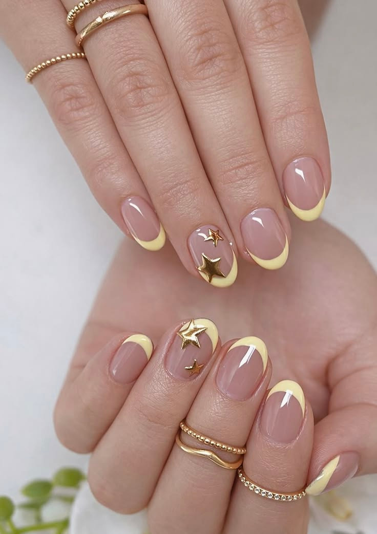 Short Oval Yellow French Gold Stars Short Oval Yellow French Gold Stars — Yellow Summer Nails 2027
