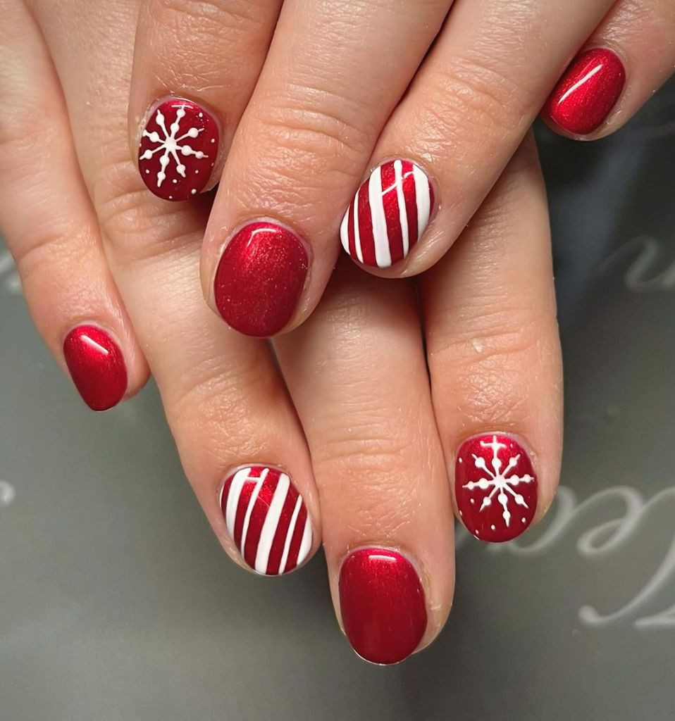Glossy Visual Idea Glossy Visual Idea — Christmas Nails 2026