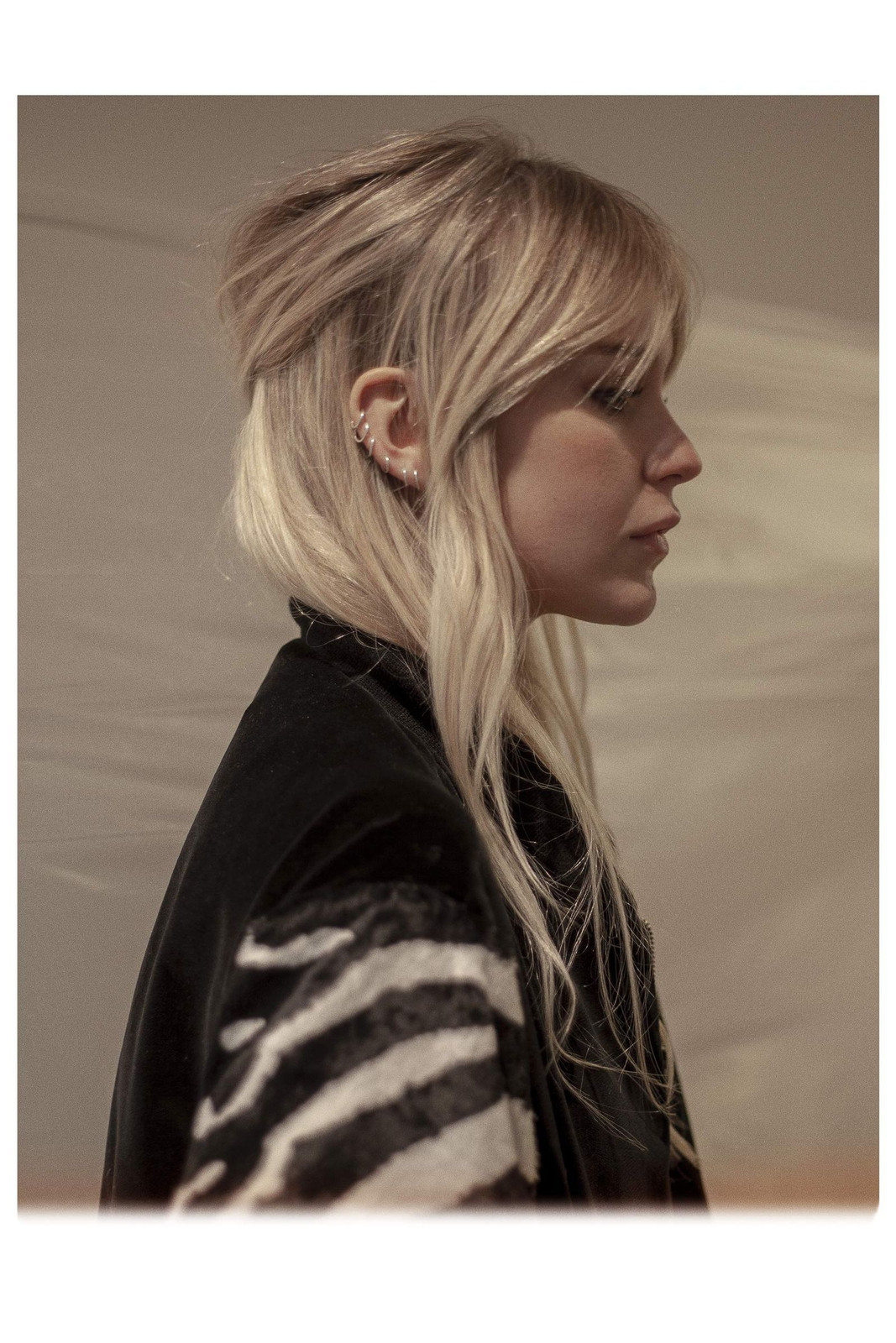 Shoulder Visual Idea — Blonde Bangs 2027