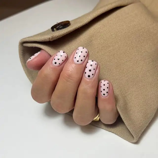 Pale Pink Black Polka Dot Glossy Square Nails Pale Pink Black Polka Dot Glossy Square Nails — Spring Square Nails 2027