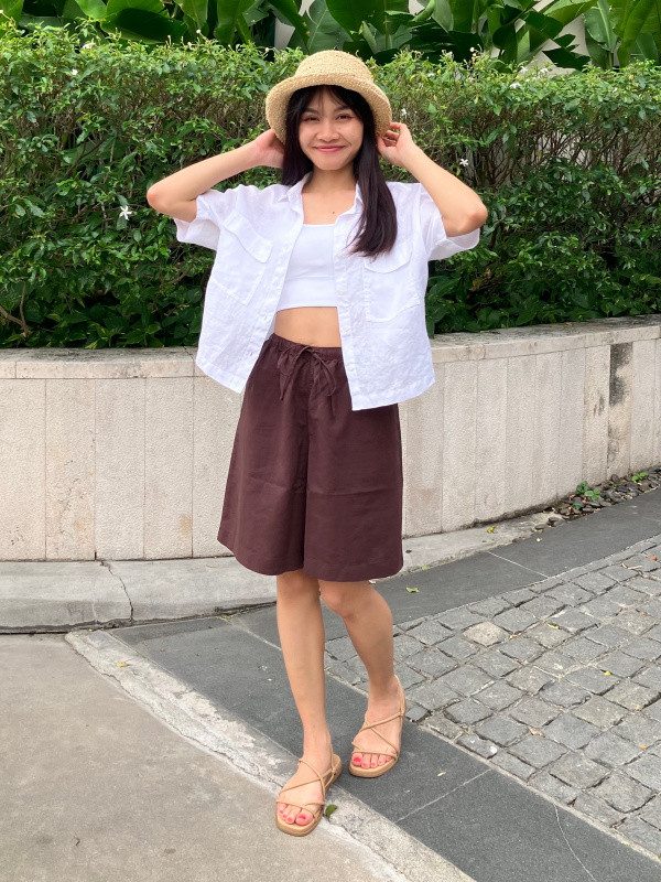 Beige Flat Sandals Outfit Idea Beige Flat Sandals Outfit Idea — Outfits 2027 for Short Women