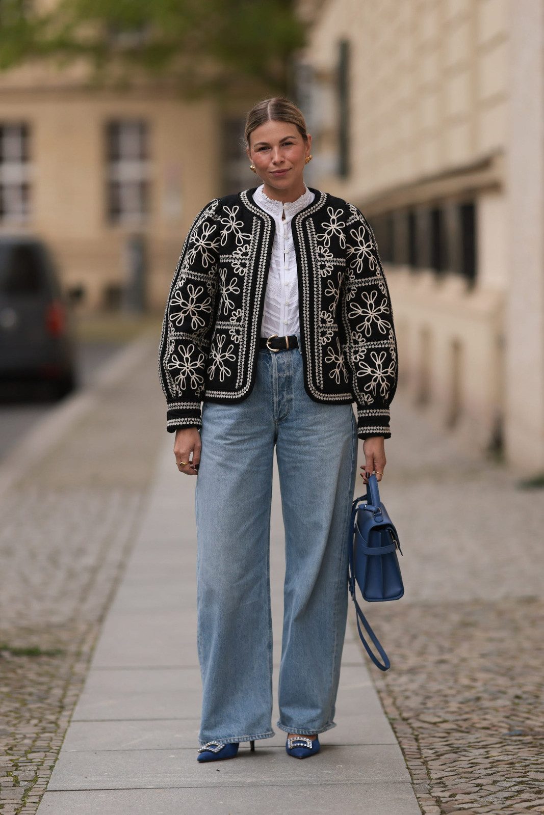 Embroidered Jacket Over Collared Shirt with Wide-Leg Jeans Embroidered Jacket Over Collared Shirt with Wide-Leg Jeans — Presentation Outfits 2027