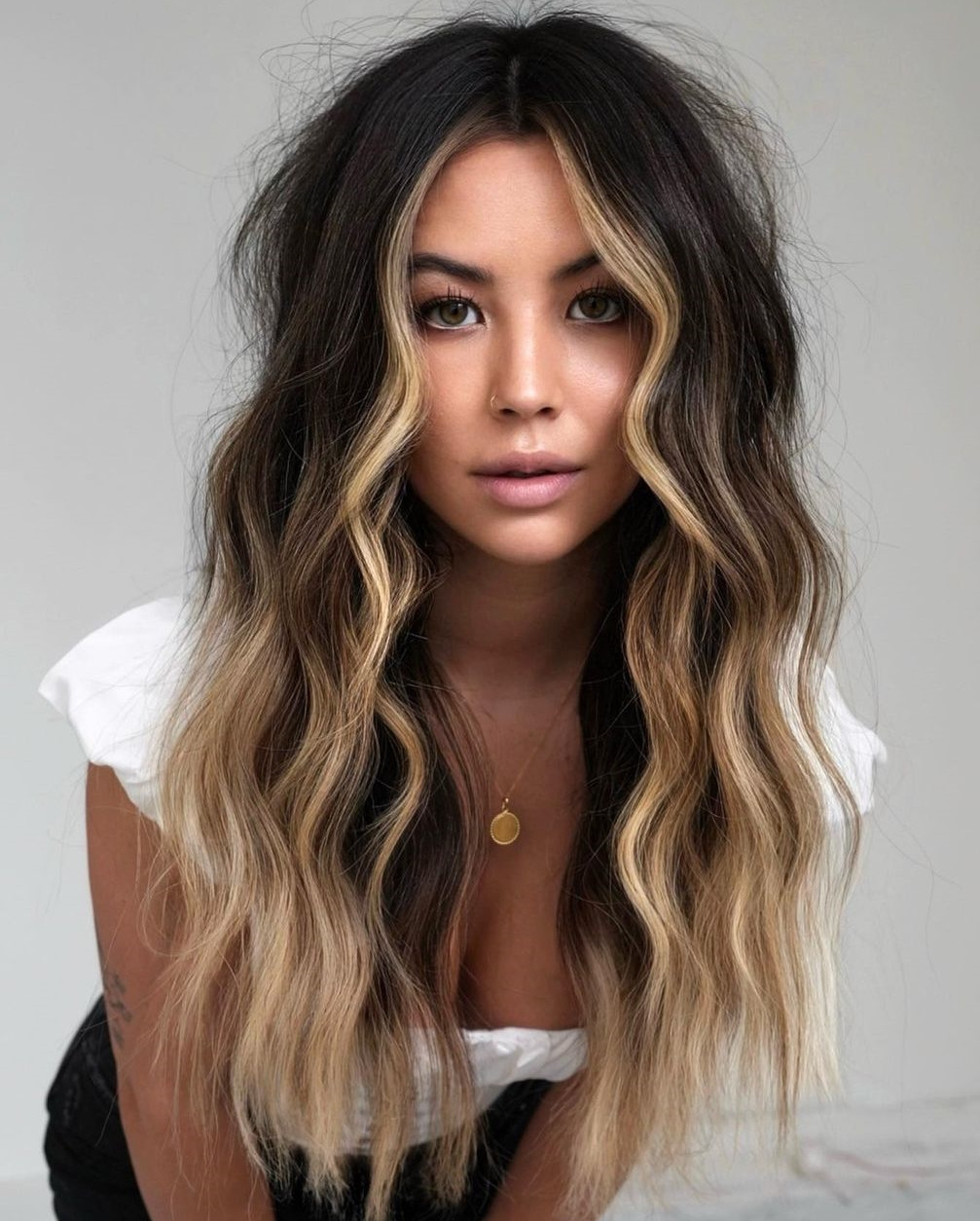Mid-Back Wavy With Contrasting Highlights Mid-Back Wavy With Contrasting Highlights — Dark Blonde Hair 2027