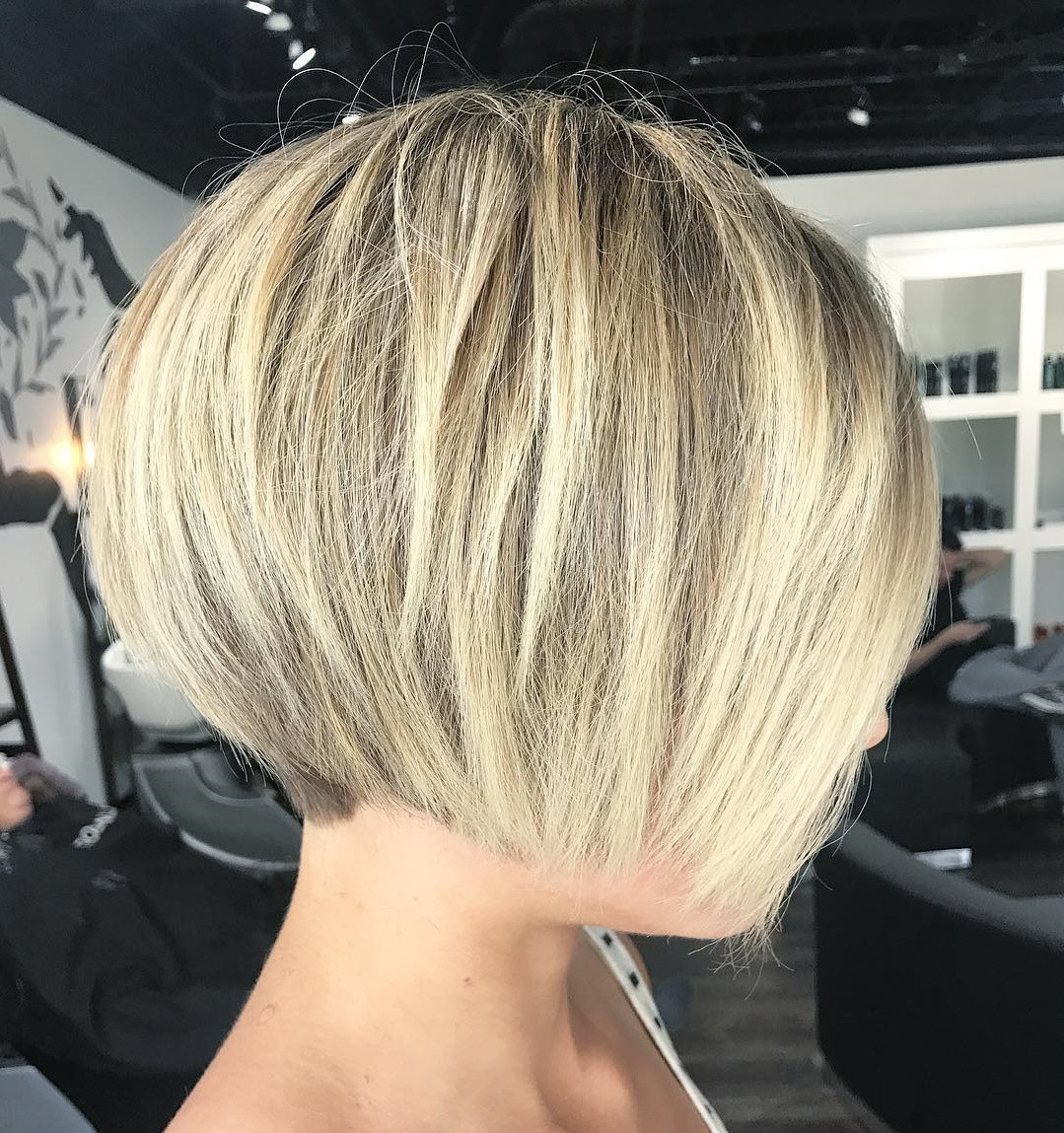 Stacked Bob Ash Blonde Fine Texture — Highlights Bob 2027