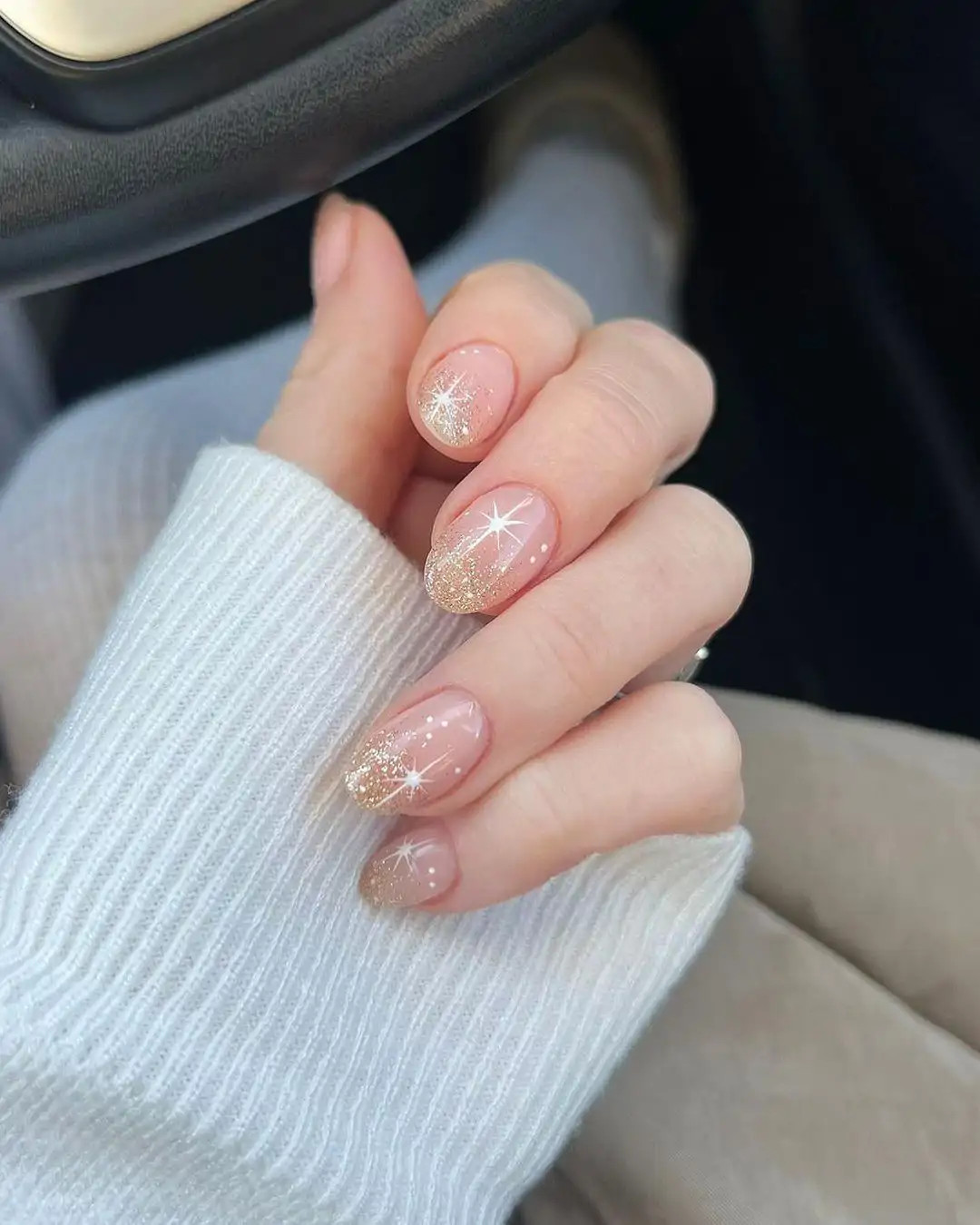 Nude Gold White Visual Idea Nude Gold White Visual Idea — Glitter Christmas Nails 2026