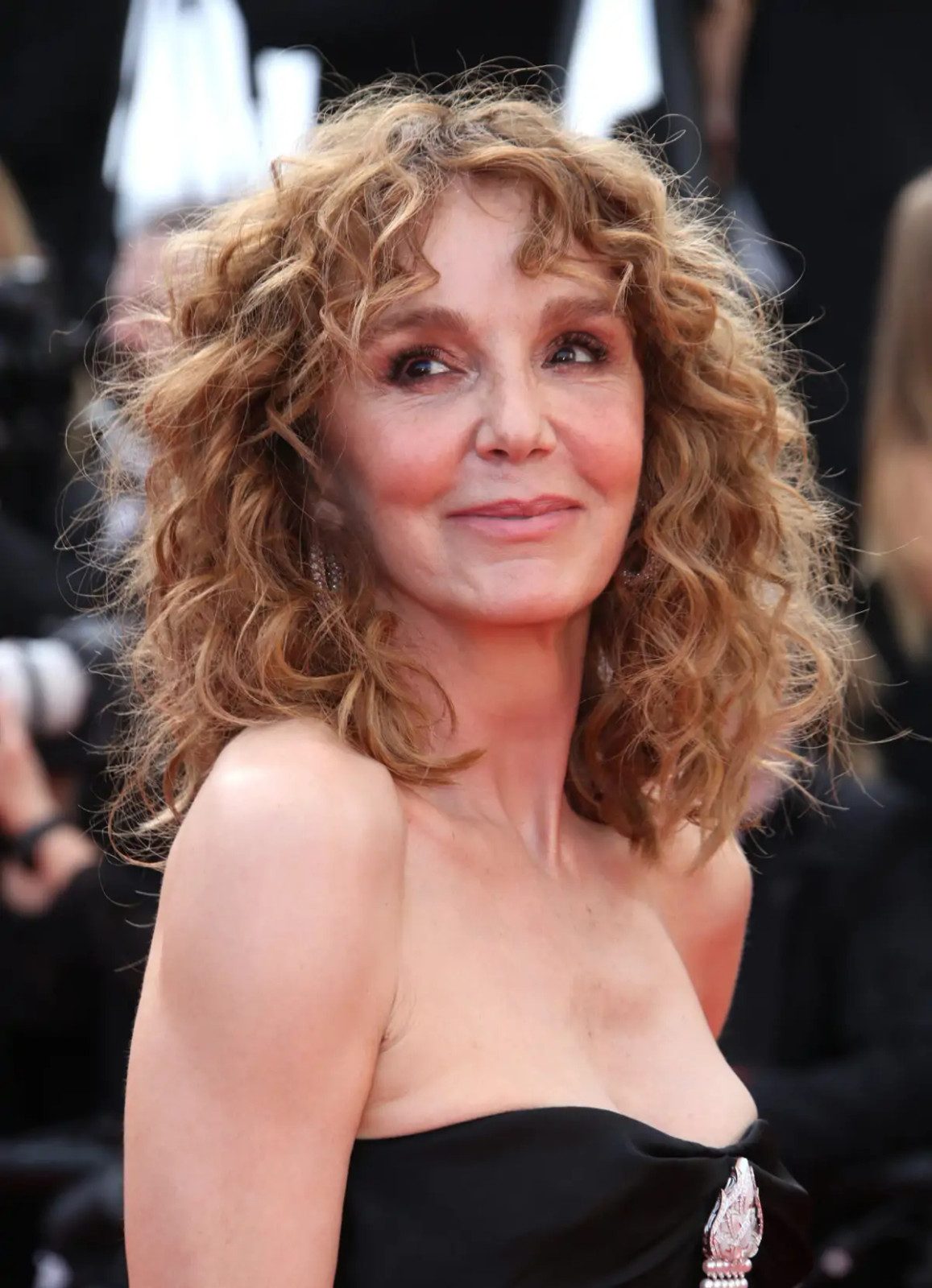 Shoulder Length Layers With Fringe Shoulder Length Layers With Fringe — Haircuts 2027 for Wavy Hair