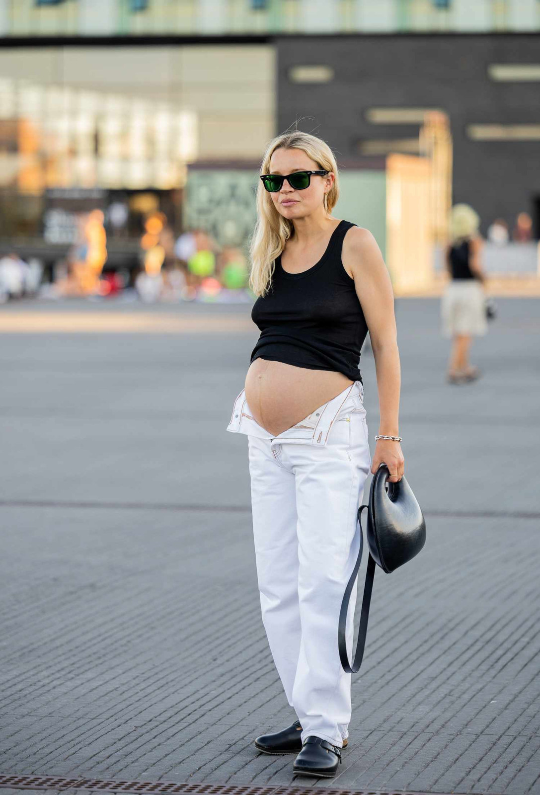 Casual Maternity Cool: Tank Top with White Low-Rise Jeans Casual Maternity Cool: Tank Top with White Low-Rise Jeans — Maternity Outfits 2027