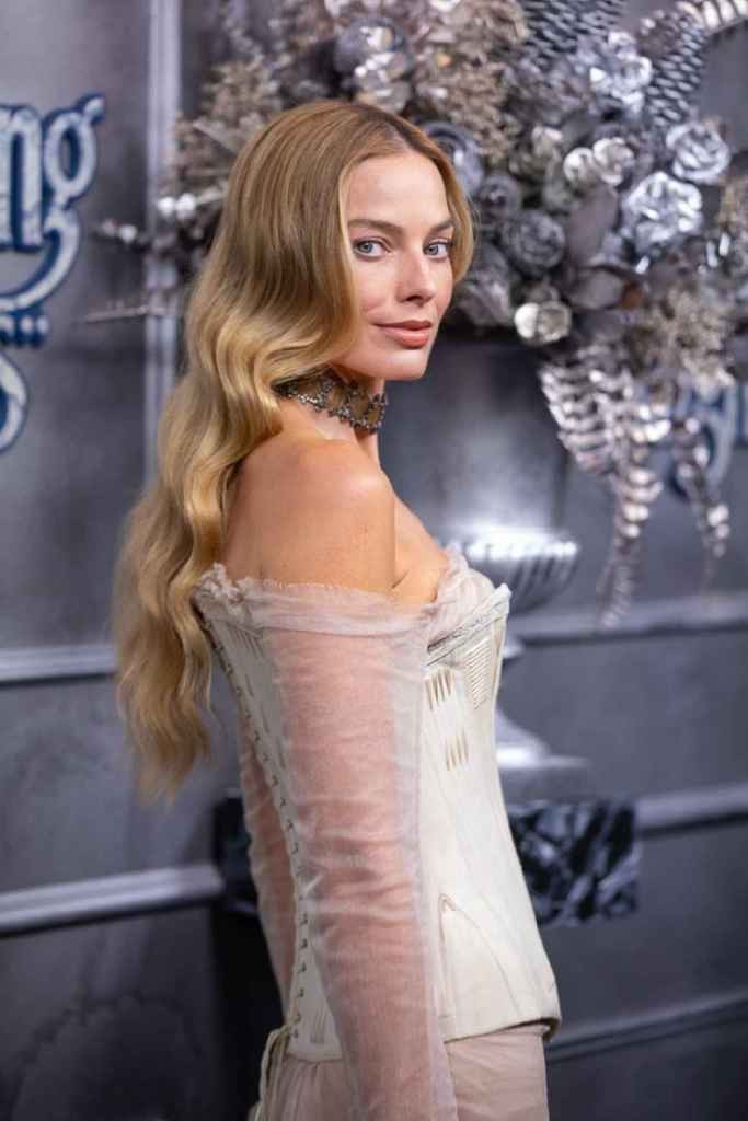 Hollywood Waves Visual Idea — Golden Blonde 2027