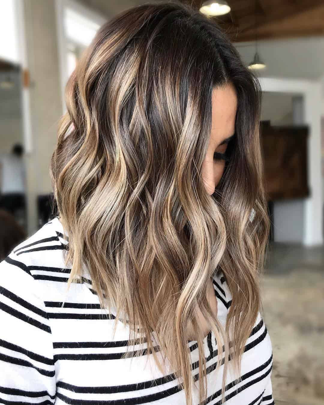 Thick Voluminous Lob With Blonde Highlights Thick Voluminous Lob With Blonde Highlights — Balayage on Medium Hair 2027