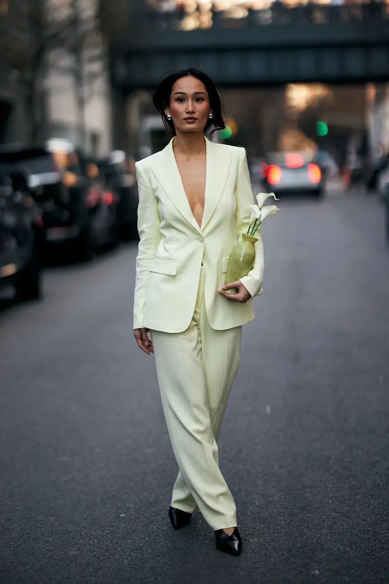 Pale Yellow Oversized Suit for a Spring Wedding Pale Yellow Oversized Suit for a Spring Wedding — Wedding Guest Outfits 2027