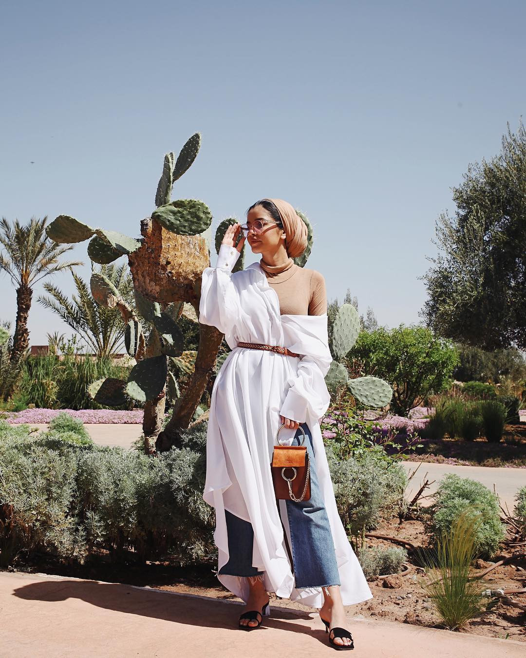 Layered Casual Outfit with Oversized White Shirt Layered Casual Outfit with Oversized White Shirt — Hijab Outfits 2027