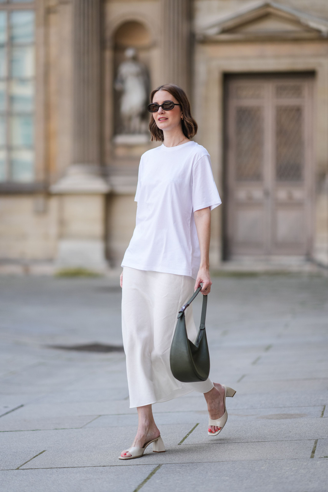 Beige Linen Midi Skirt with Olive Green Handbag Beige Linen Midi Skirt with Olive Green Handbag — Italy Summer Outfits 2027
