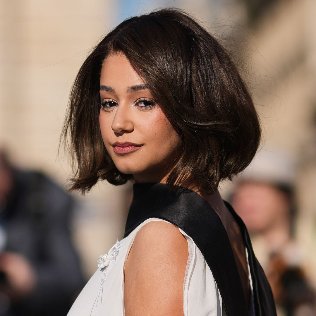 Collarbone Shag With Curtain Bangs Collarbone Shag With Curtain Bangs — Aesthetic Hairstyles 2027