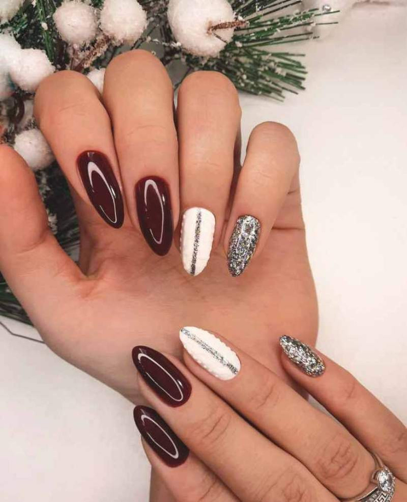 Both Hands Close-Up Visual Idea Both Hands Close-Up Visual Idea — Christmas Gel Nails 2026