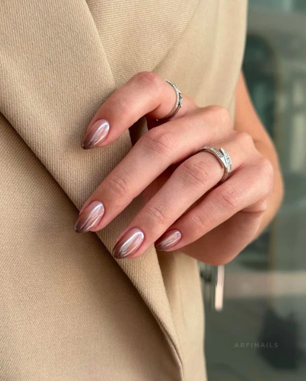 Iridescent Mocha Chrome Oval Nails Iridescent Mocha Chrome Oval Nails — Mocha Nails 2027