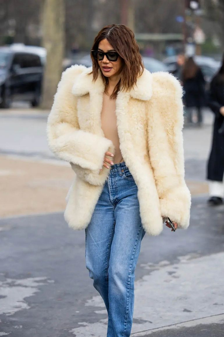 Oversized Cream Shearling Coat with Beige Top and Blue Jeans Oversized Cream Shearling Coat with Beige Top and Blue Jeans — Winter Neutral Outfits 2027
