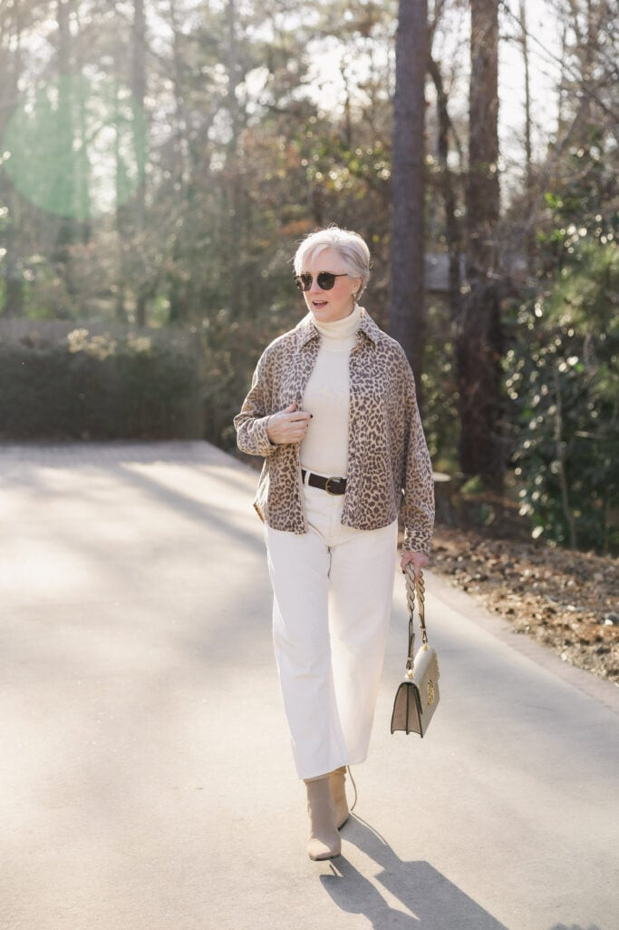 Leopard Print Jacket Adds a Wild Touch to a Neutral Spring Outfit Leopard Print Jacket Adds a Wild Touch to a Neutral Spring Outfit — Spring Casual Outfits 2027