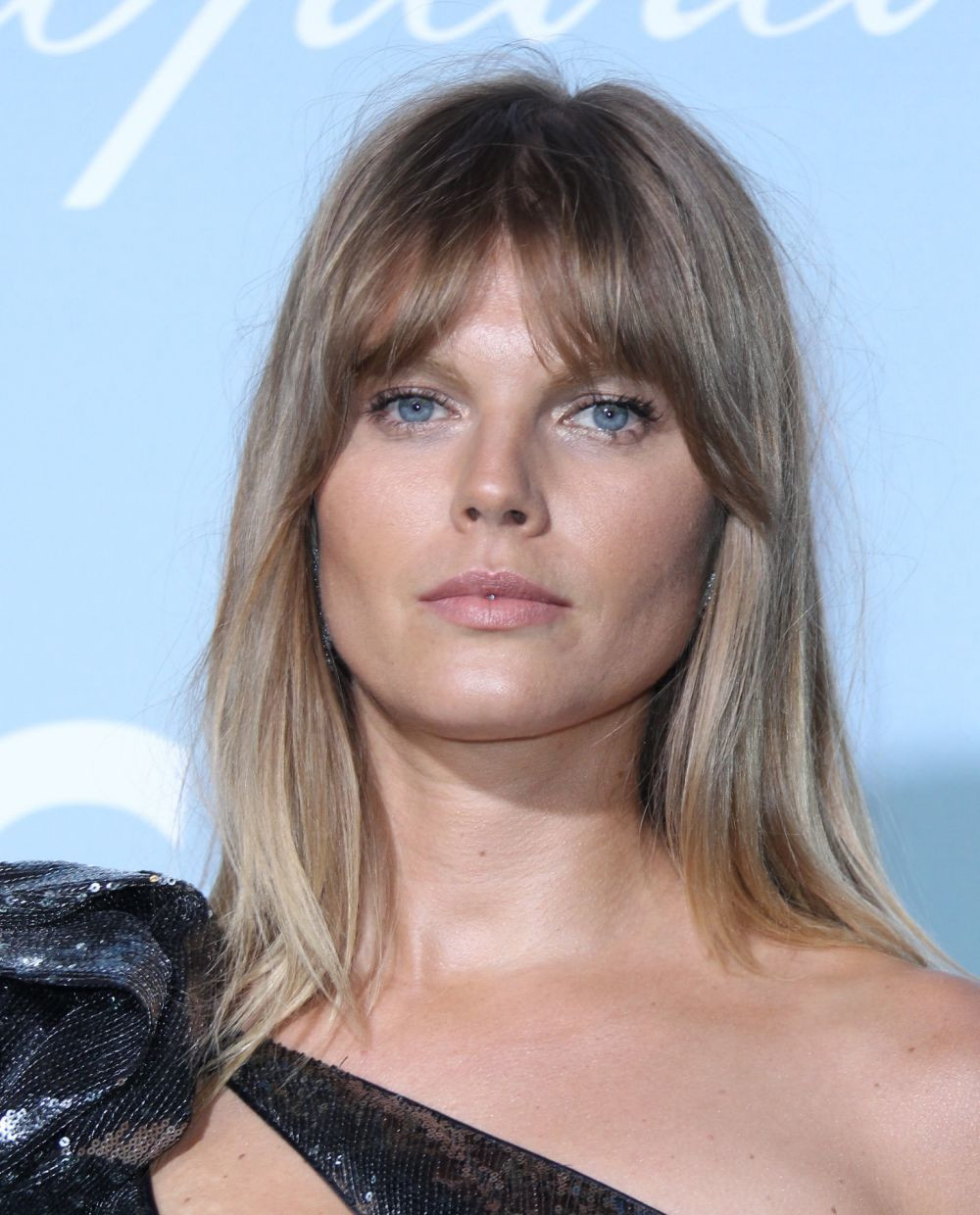 Chin-Length Lob With Blunt Fringe — Blonde Ombre Hair 2027