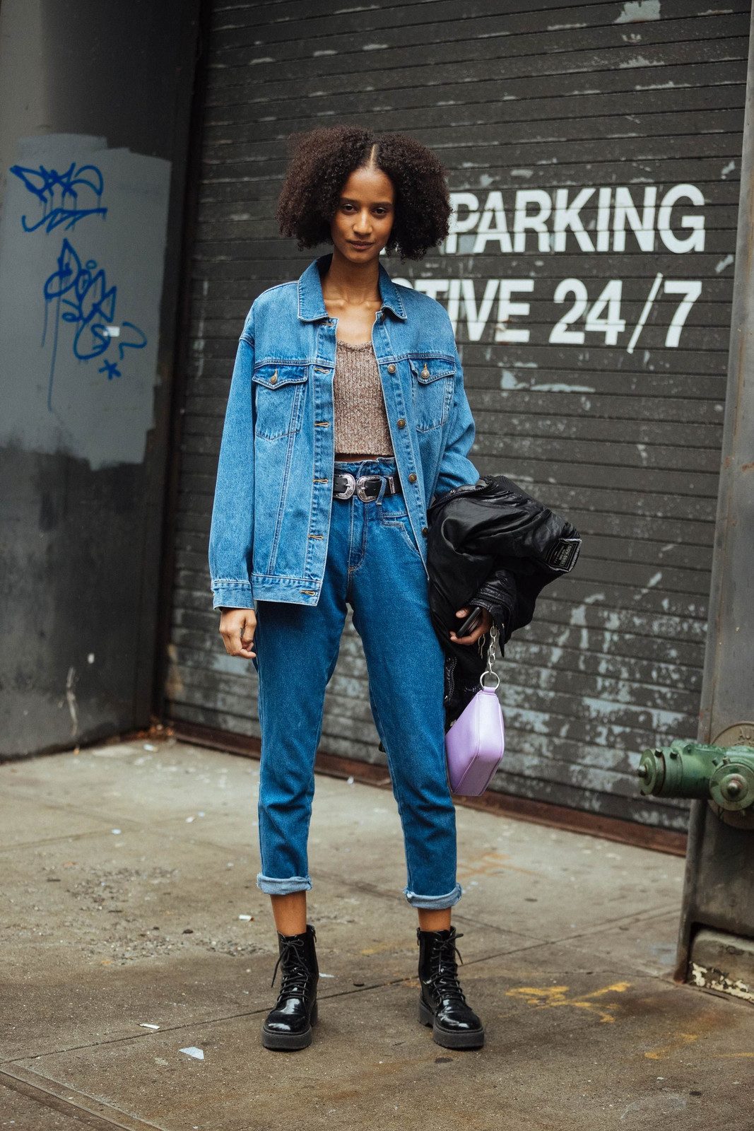 Oversized Denim Jacket and Relaxed Jeans for Everyday — 80s Outfits 2027