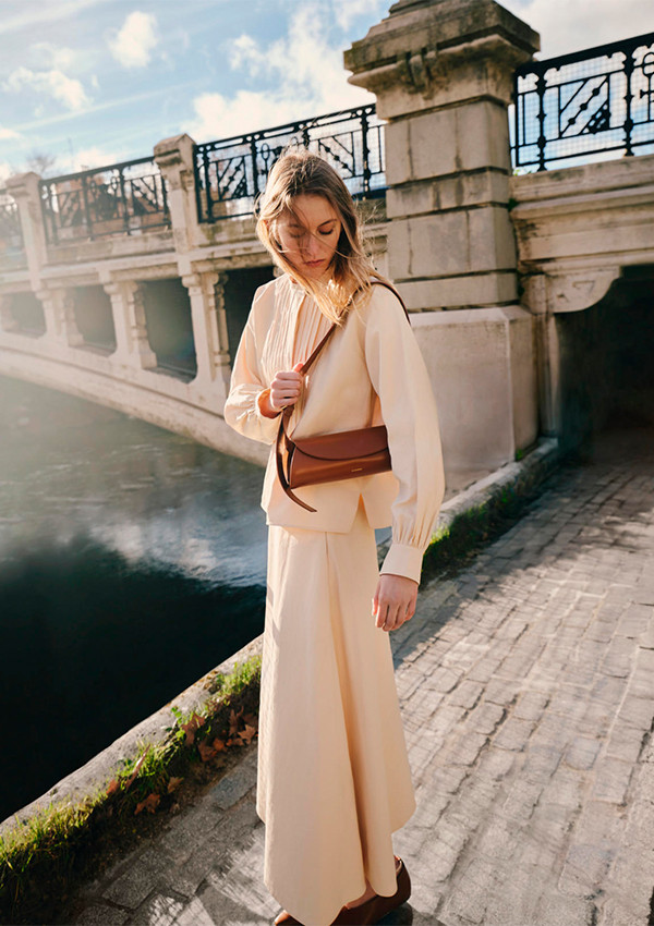Monochromatic Pale Peach Set for Quiet Luxury Monochromatic Pale Peach Set for Quiet Luxury — Spring Europe Outfits 2027