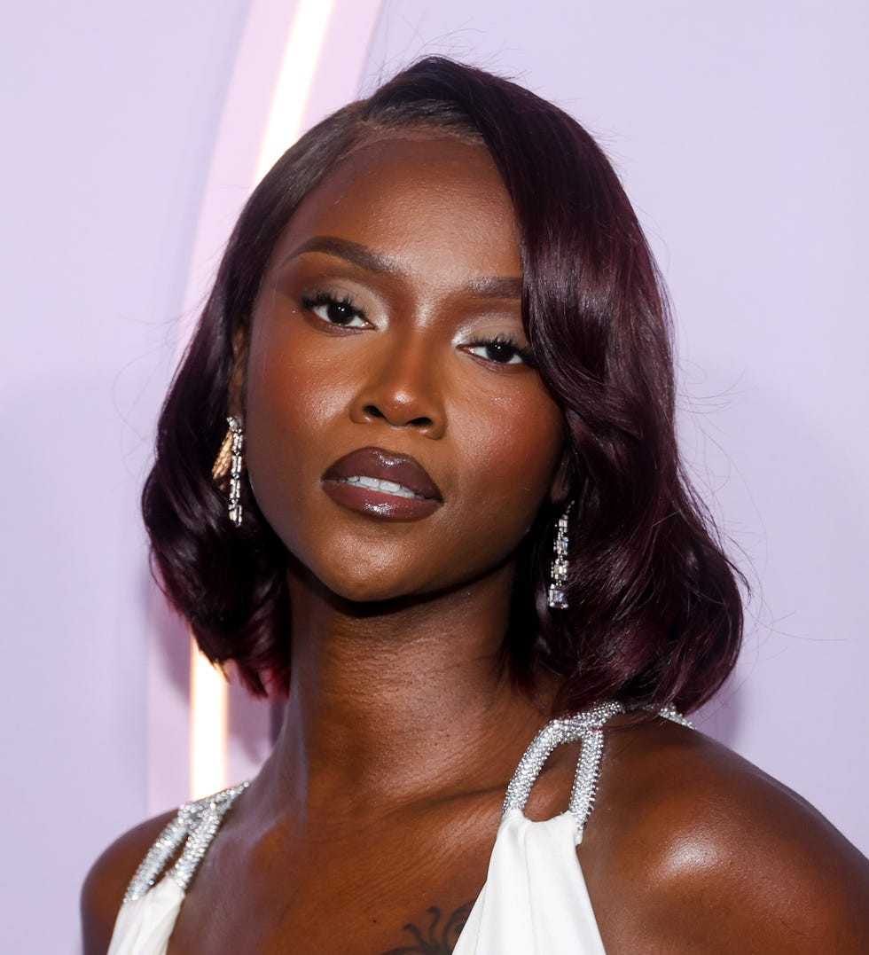 Collarbone Bob With Tucked Ends Collarbone Bob With Tucked Ends — Old Money Bob 2027