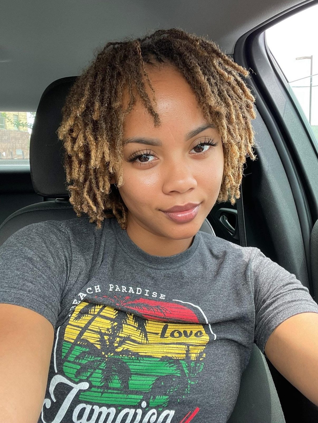 25 Gorgeous Dreads Styles for Women That Highlight Natural Beauty