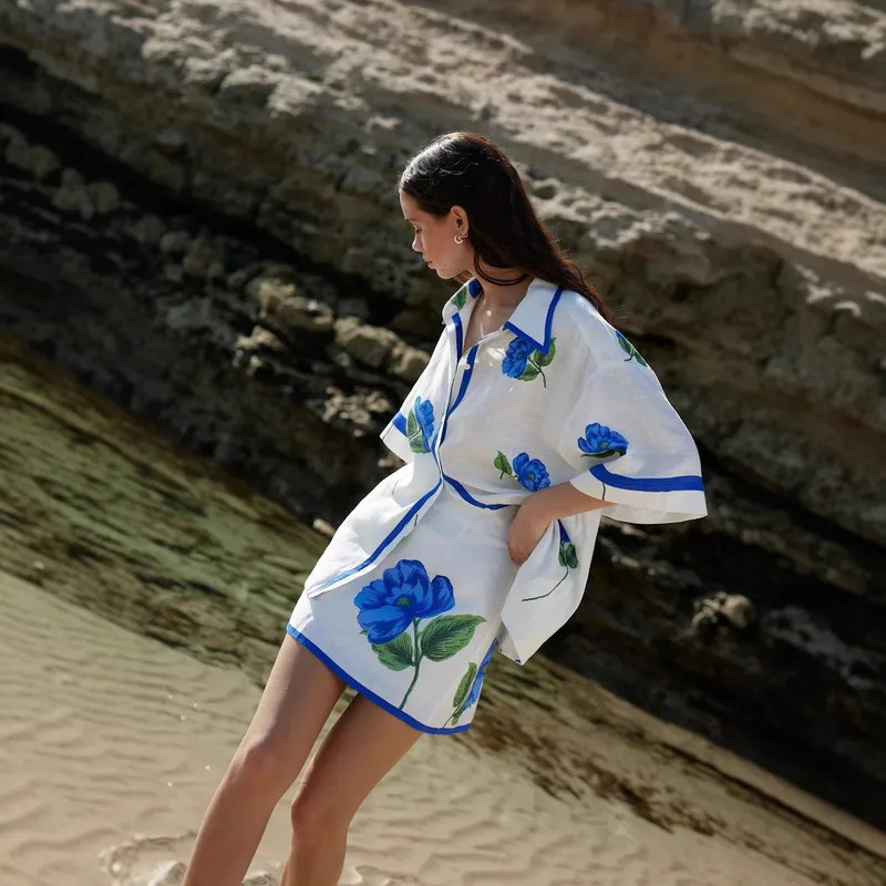 Casual White Floral Print Linen Shorts Set with Oversized Shirt Casual White Floral Print Linen Shorts Set with Oversized Shirt — Linen Shorts Outfits 2027