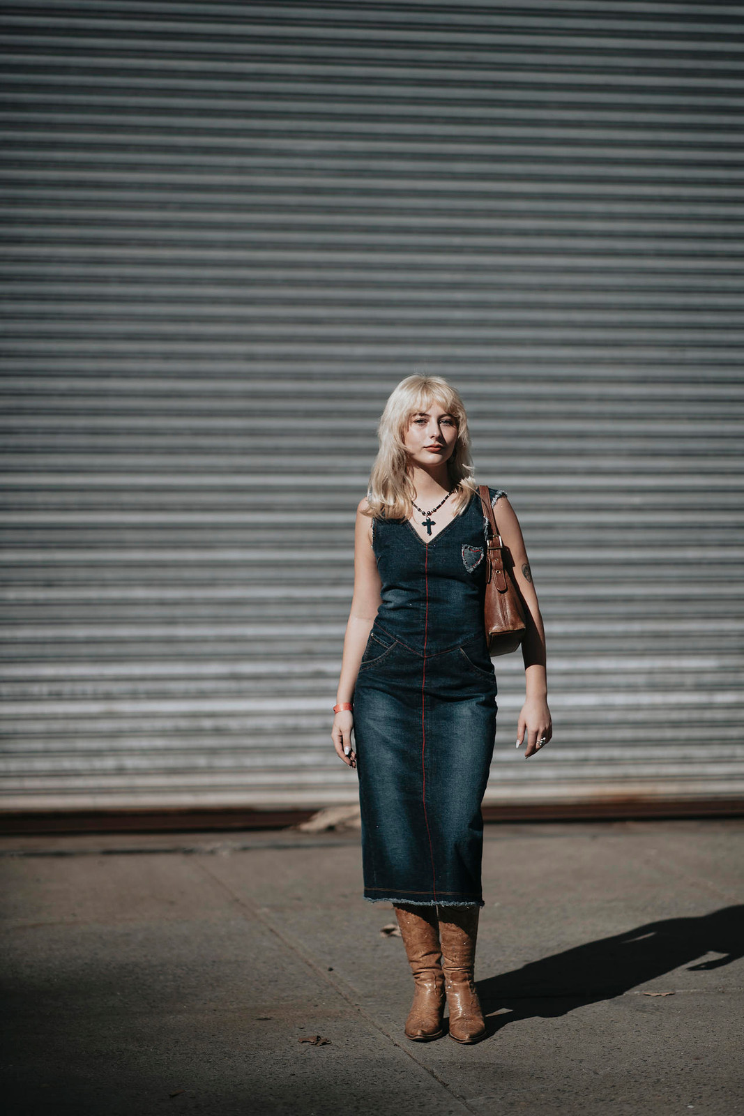 Sleeveless Denim Midi with Contrast Stitching and Leather Boots Sleeveless Denim Midi with Contrast Stitching and Leather Boots — Denim Dresses 2027