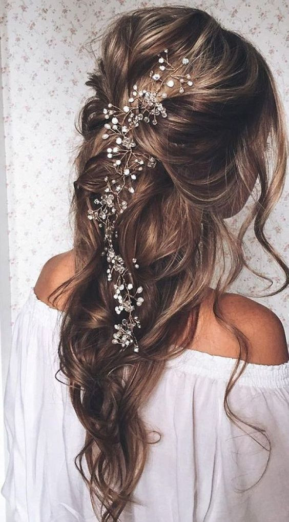 Half-Up Half-Down With Cascading Vine Half-Up Half-Down With Cascading Vine — Winter Wedding Hairstyles 2027