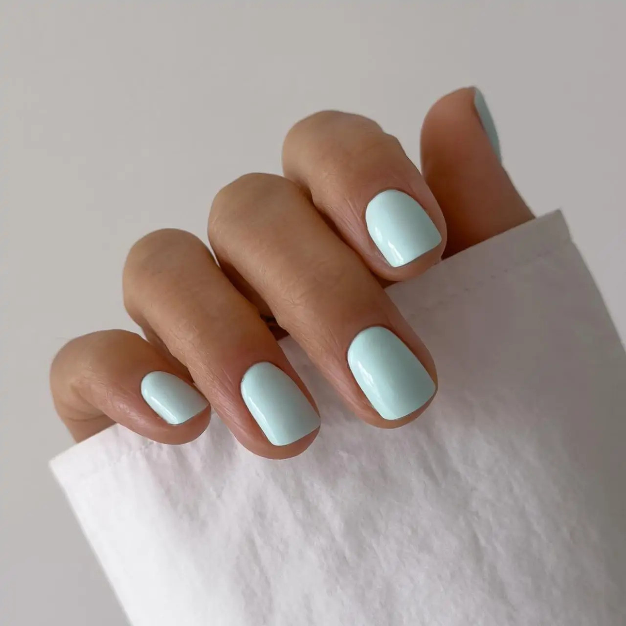 Los 10 colores para uñas que más llevaremos en marzo 2026 incluyen opciones para todos los gustos