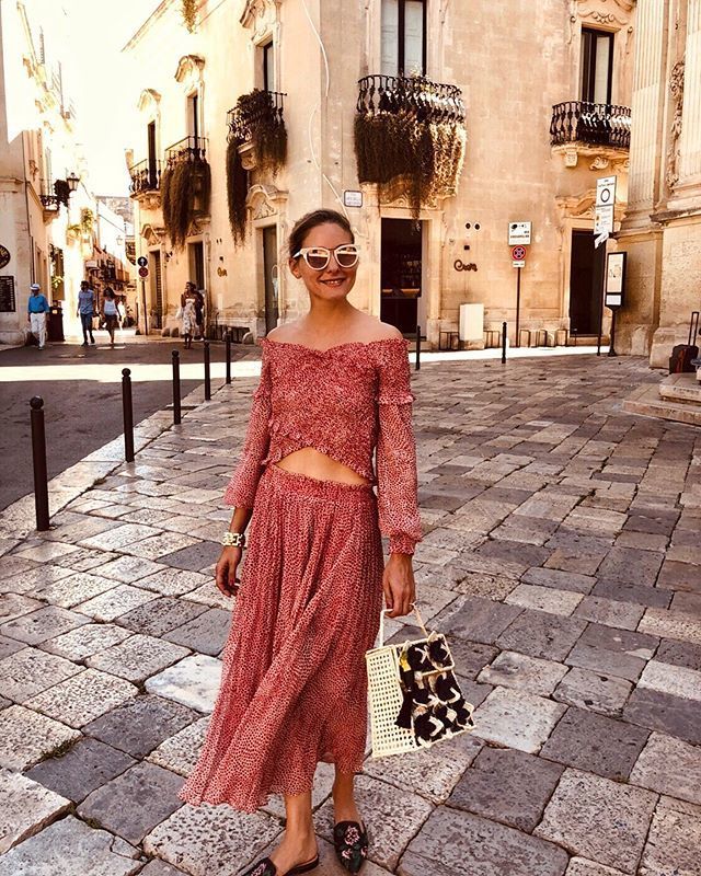 Polka Dot Crop Top and Midi Skirt for Summer Vacation Polka Dot Crop Top and Midi Skirt for Summer Vacation — Italy Outfits 2027