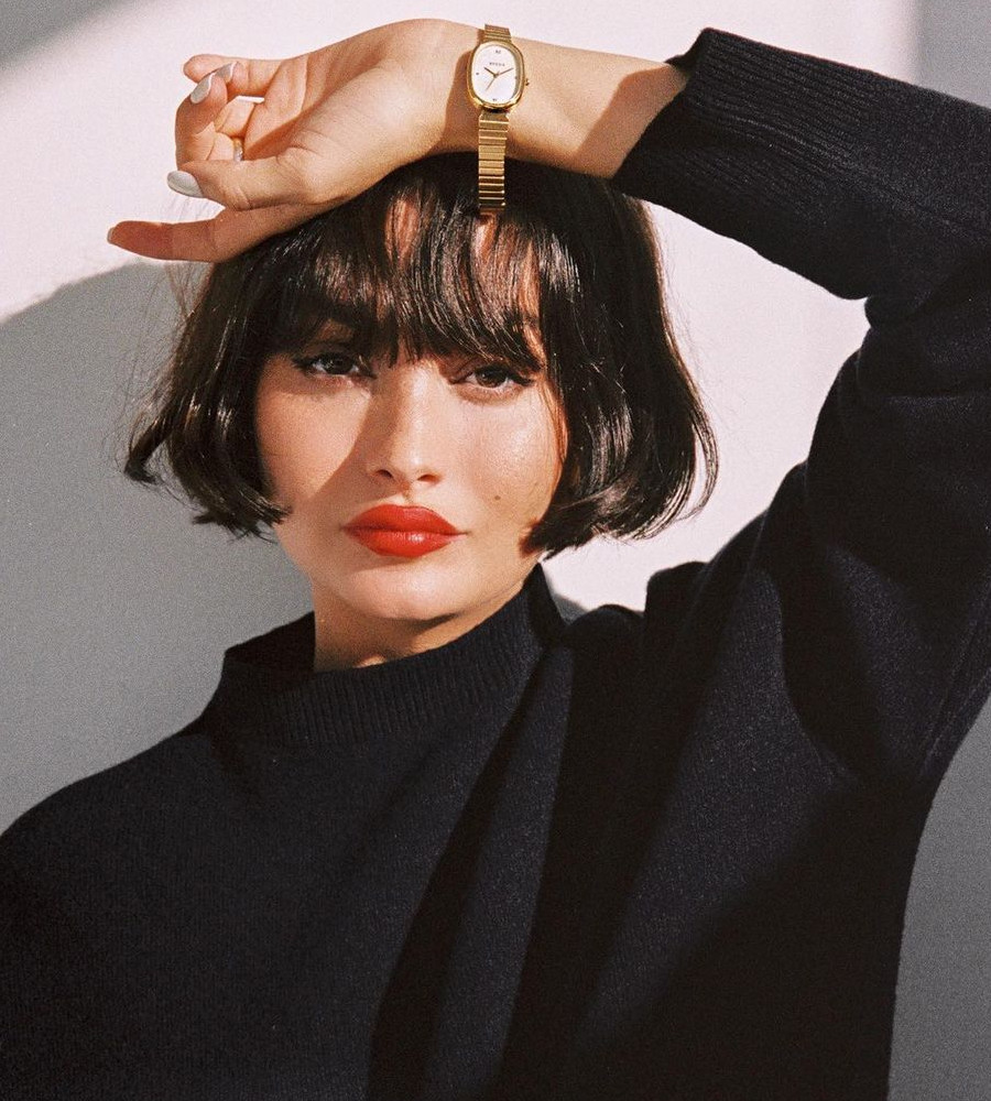 Full Bangs on a Wavy Bob Full Bangs on a Wavy Bob — Chin Length Bob 2027
