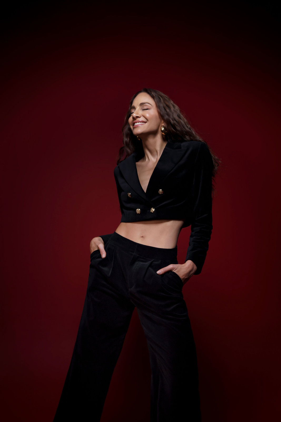 Velvet Luxe: Cropped Black Blazer for a Sophisticated Anniversary Velvet Luxe: Cropped Black Blazer for a Sophisticated Anniversary — Anniversary Outfits 2027