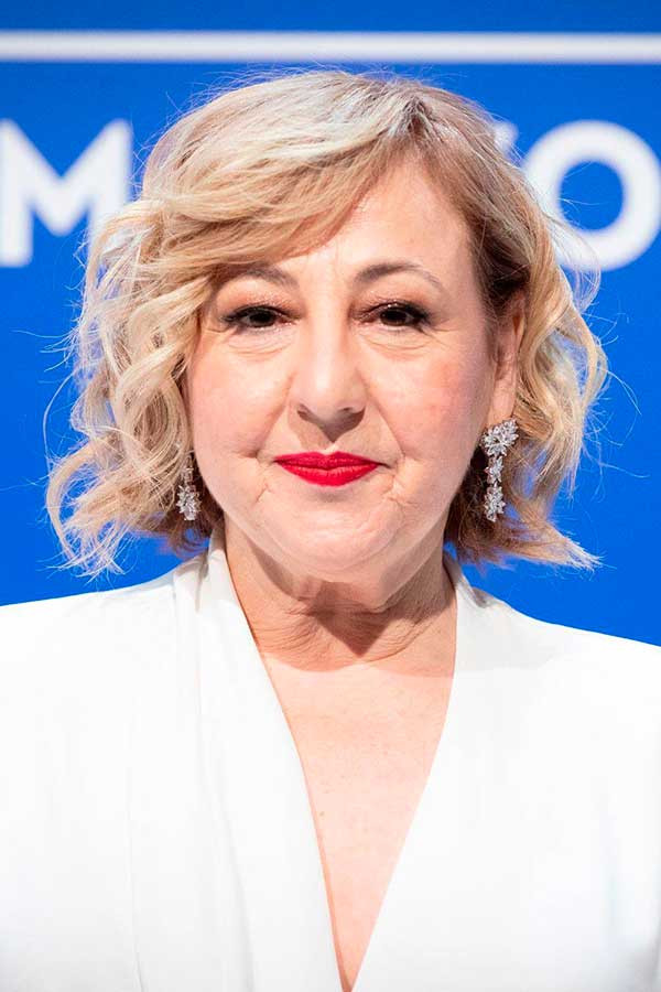 Blonde Bob With Face-Framing Layers and Waves Blonde Bob With Face-Framing Layers and Waves — Hairstyles 2027 for Women Over 60