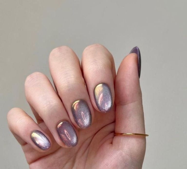 Iridescent Lilac Cat-Eye Iridescent Lilac Cat-Eye — Nails 2027 for Everyday