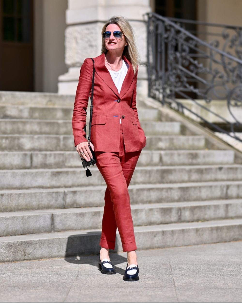 Relaxed Red Linen Suit for Smart Casual Wear Red Outfits 2027