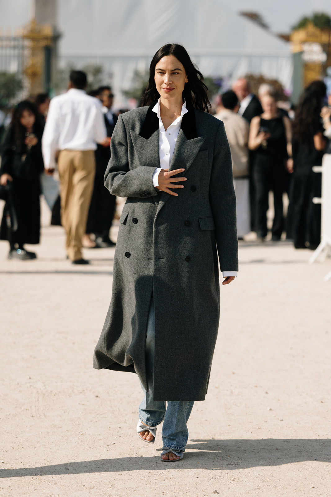 Oversized Grey Coat with Relaxed Jeans Oversized Grey Coat with Relaxed Jeans — Poetcore Outfits 2027