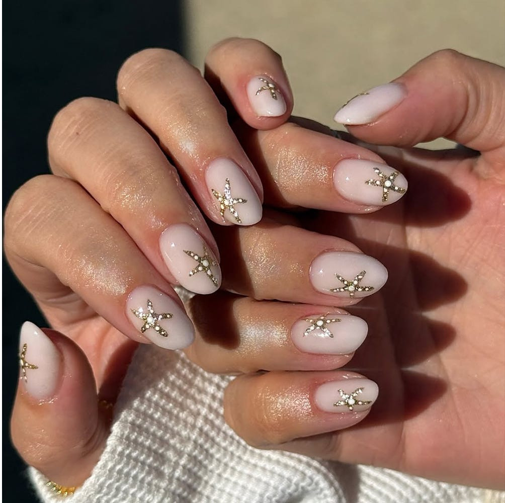 Gold Rhinestone Starfish On All Nails Visual Idea Gold Rhinestone Starfish On All Nails Visual Idea — Nail Extensions 2027