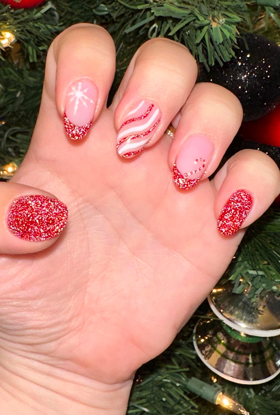 Red Green White Pink Base Visual Idea Red Green White Pink Base Visual Idea — Christmas Gel Nails 2026