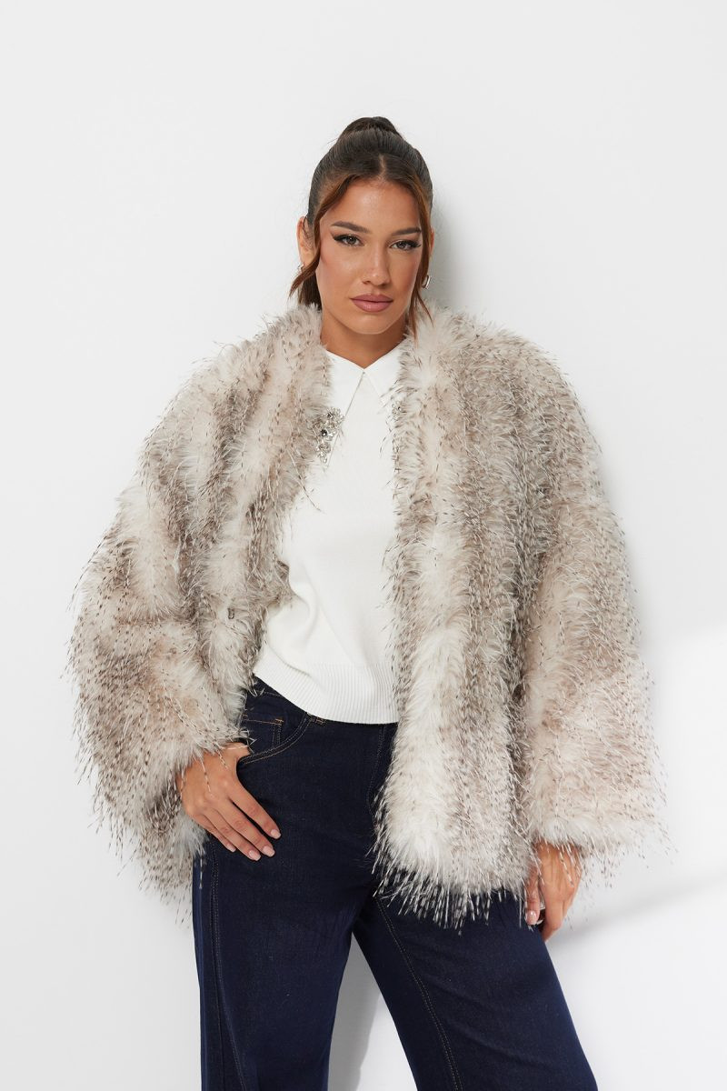 Shaggy Beige and Grey Faux Fur Jacket with Wide-Leg Jeans Shaggy Beige and Grey Faux Fur Jacket with Wide-Leg Jeans — Faux Fur Outfits 2027